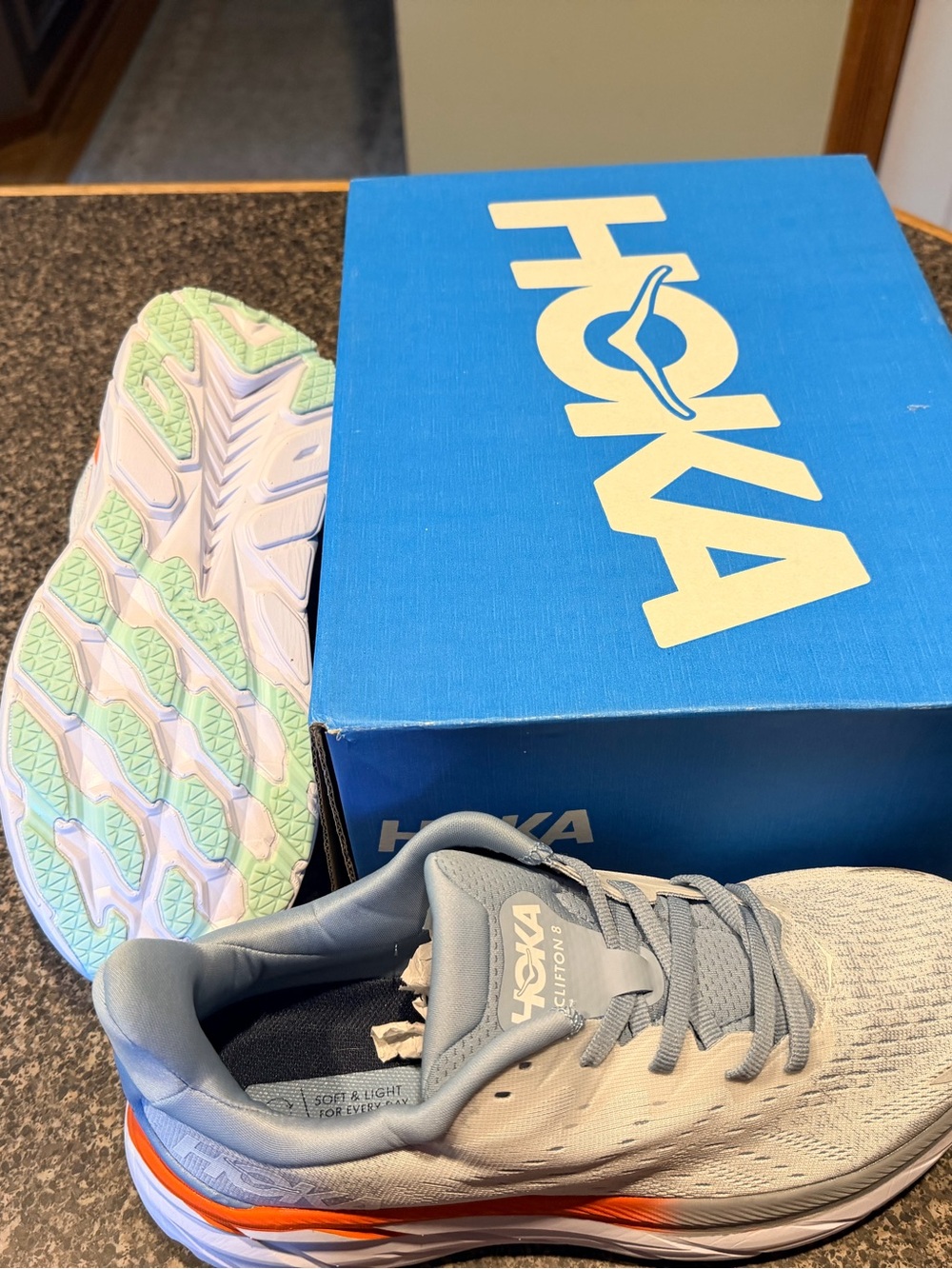 Hoka one Clifton 8 size 8 brand new in box - Picture 6 of 7